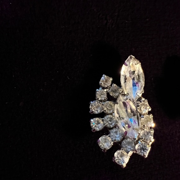 Rhinestone Earrings Antique Clip on - Picture 3 of 5
